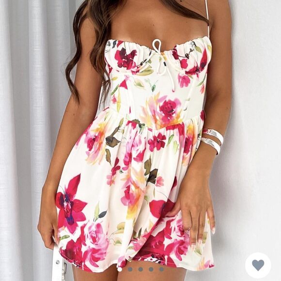 NEW White Fox Hey Jude Playsuit Romper Women's Size Medium Cream Petunia Floral - Picture 1 of 13